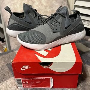 Nike Lunarcharge Essential Running Shoes